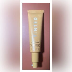 Hueguard Mineral Sunscreen Moisturizer Primer